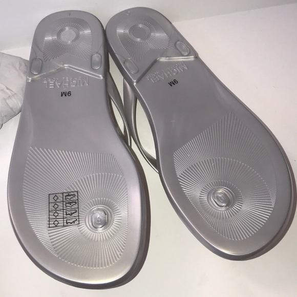 NIB Michael Kors MK Jellys Flip Flops in silver - Picture 7 of 7
